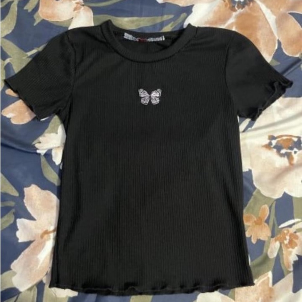 Black shirt with butterfly size small